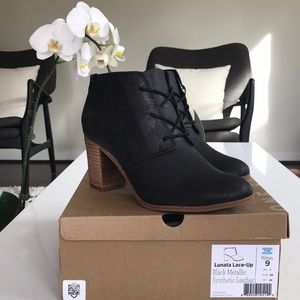 NWT Toms Lunata Lace-Up Black Metallic